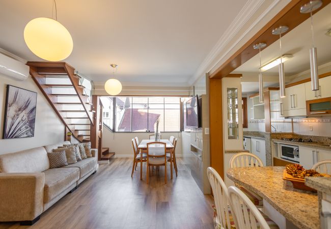 Apartamento em Gramado - Duplex 4 Suítes no Coração de Gramado