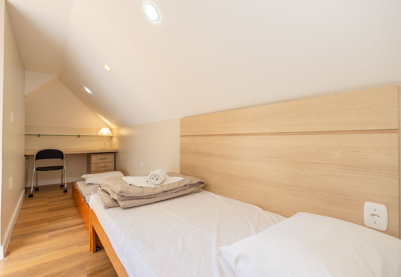 Apartamento em Gramado - Duplex 4 Suítes no Coração de Gramado