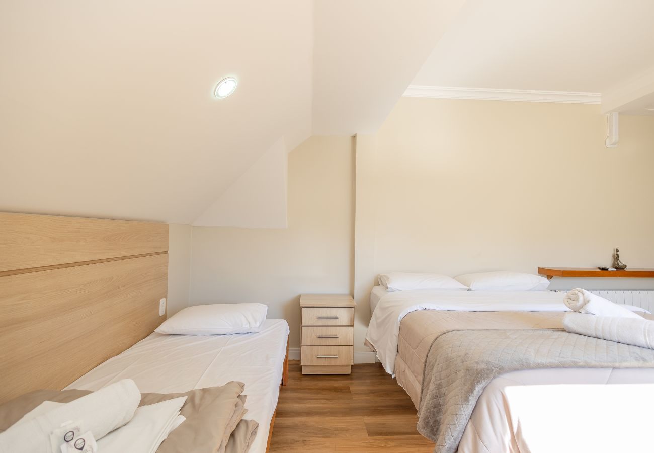 Apartamento em Gramado - Duplex 4 Suítes no Coração de Gramado