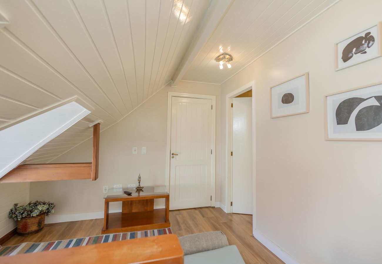 Apartamento em Gramado - Duplex 4 Suítes no Coração de Gramado