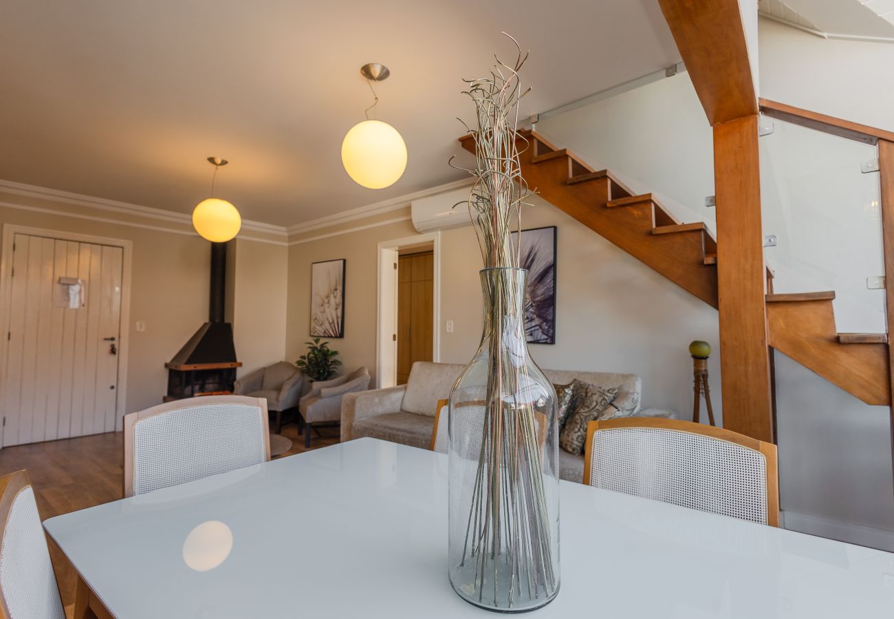 Apartamento em Gramado - Duplex 4 Suítes no Coração de Gramado