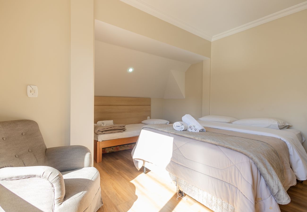 Apartamento em Gramado - Duplex 4 Suítes no Coração de Gramado