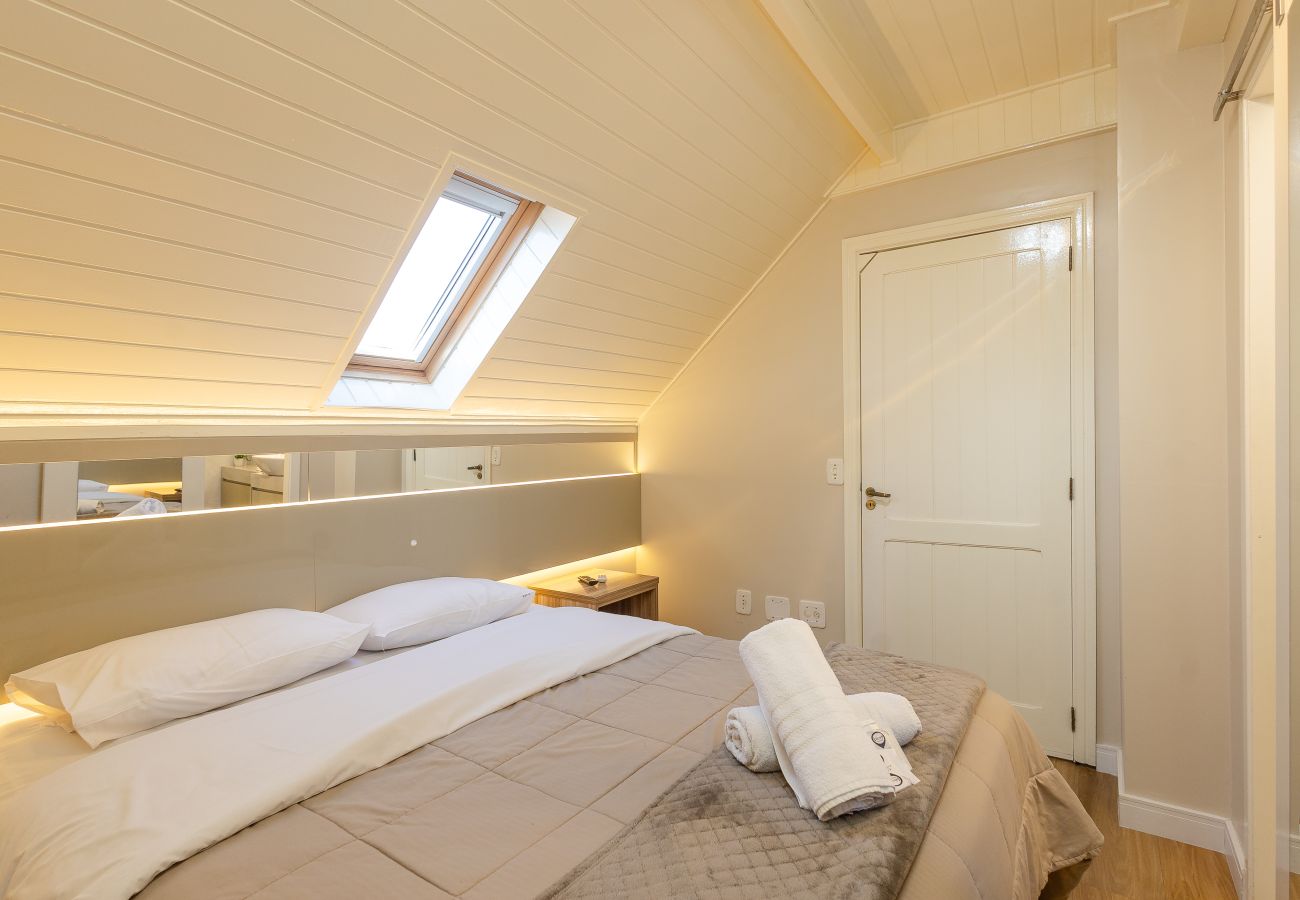 Apartamento em Gramado - Duplex 4 Suítes no Coração de Gramado