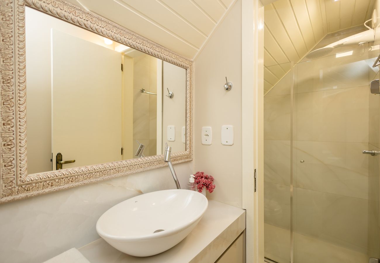 Apartamento em Gramado - Duplex 4 Suítes no Coração de Gramado