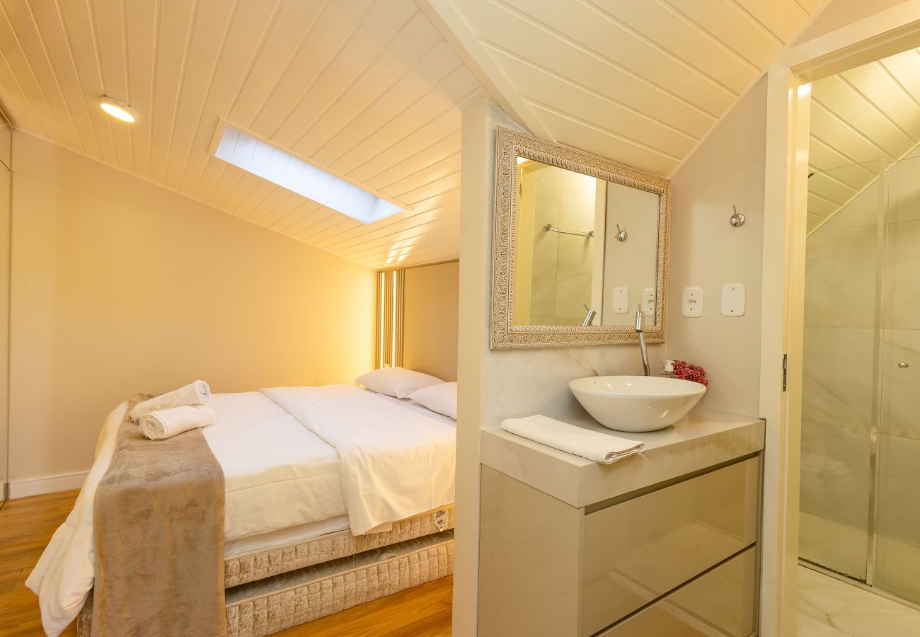 Apartamento em Gramado - Duplex 4 Suítes no Coração de Gramado