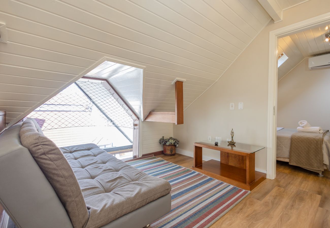 Apartamento em Gramado - Duplex 4 Suítes no Coração de Gramado