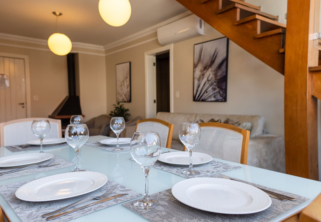 Apartamento em Gramado - Duplex 4 Suítes no Coração de Gramado