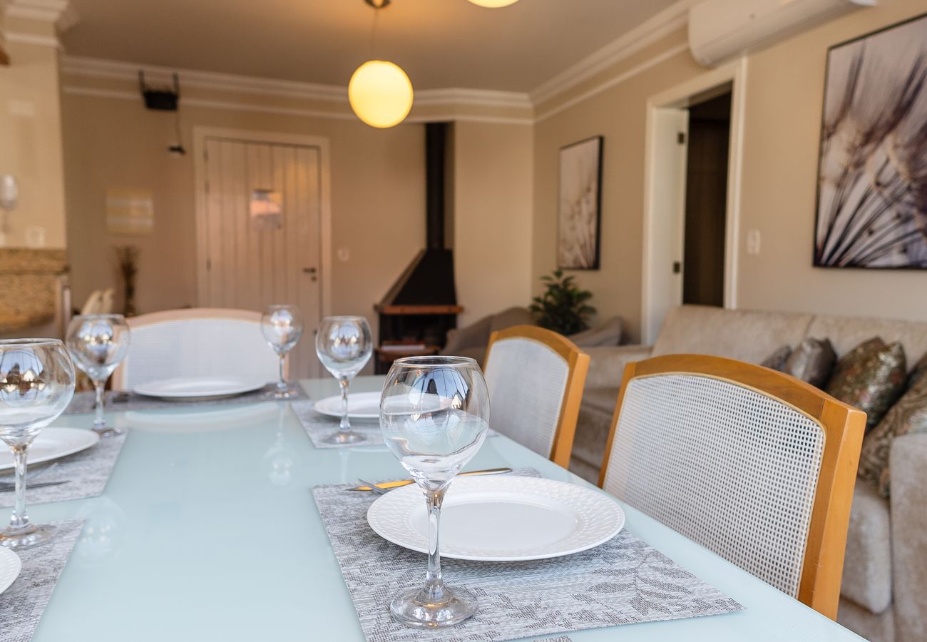 Apartamento em Gramado - Duplex 4 Suítes no Coração de Gramado