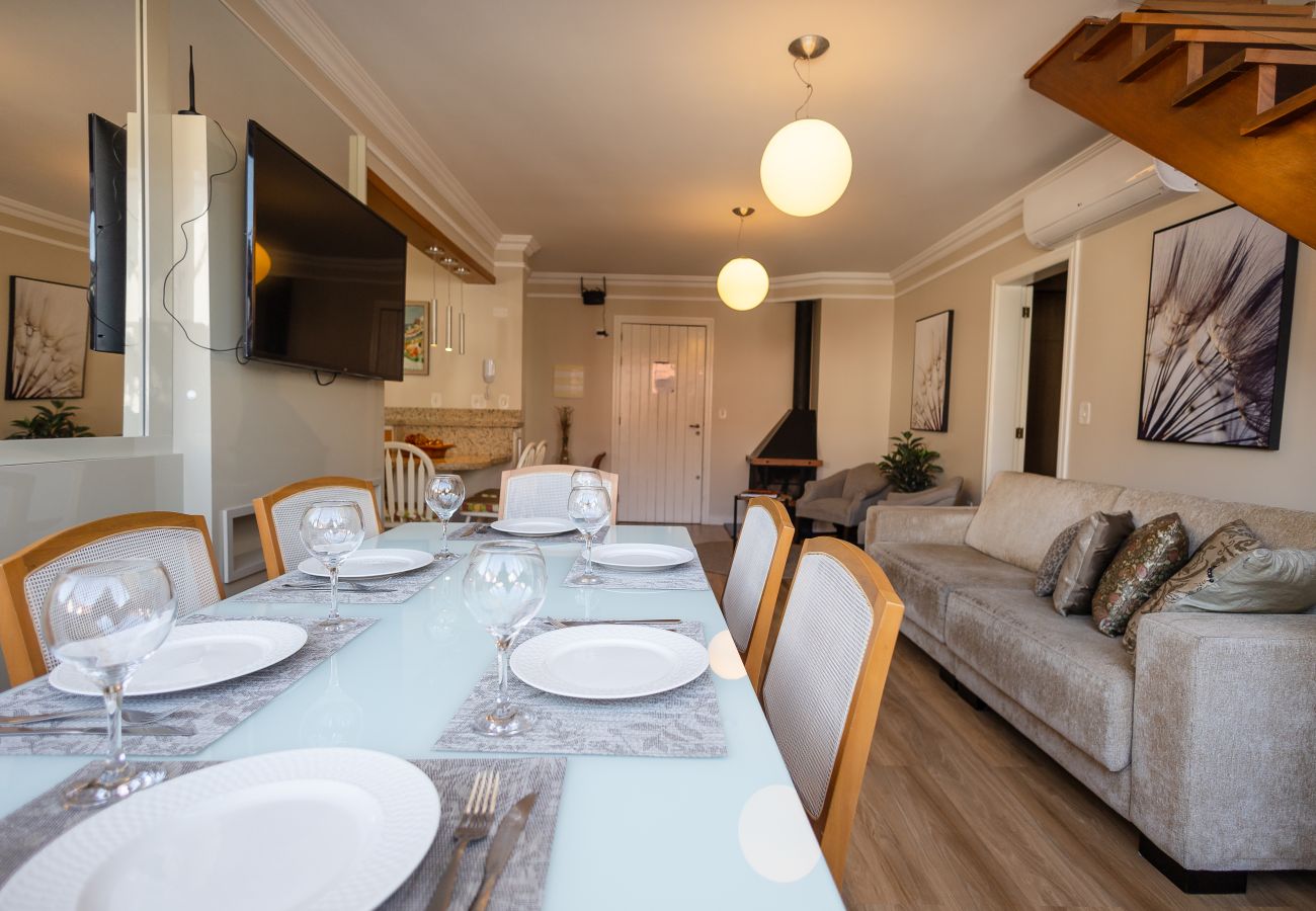 Apartamento em Gramado - Duplex 4 Suítes no Coração de Gramado