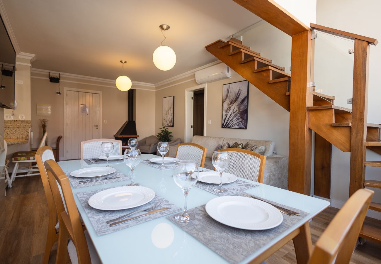 Apartamento em Gramado - Duplex 4 Suítes no Coração de Gramado