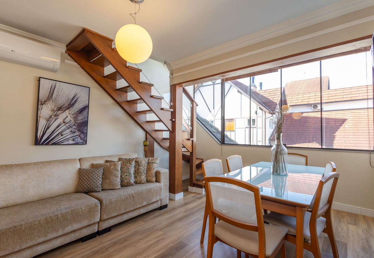 Apartamento em Gramado - Duplex 4 Suítes no Coração de Gramado