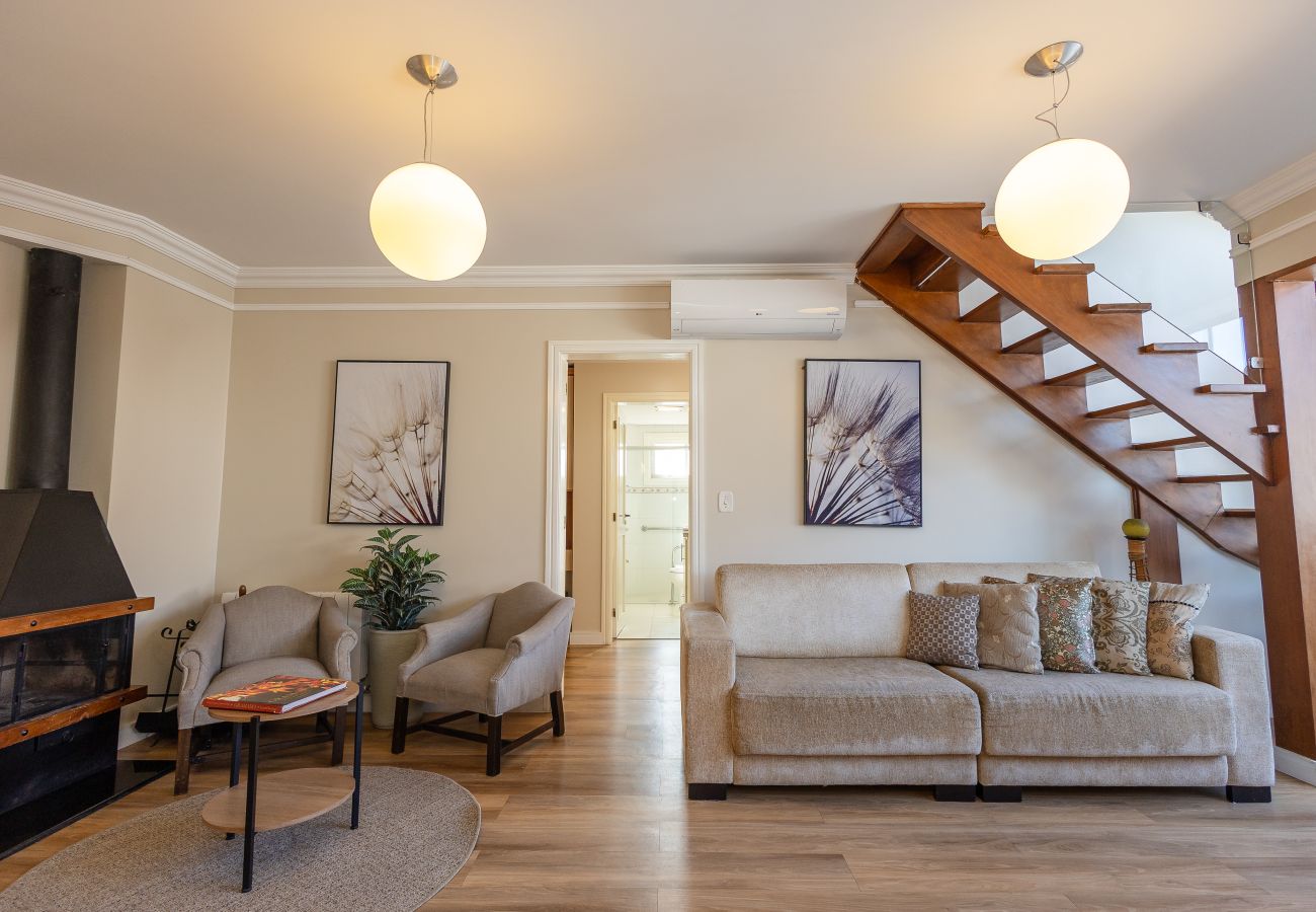 Apartamento em Gramado - Duplex 4 Suítes no Coração de Gramado