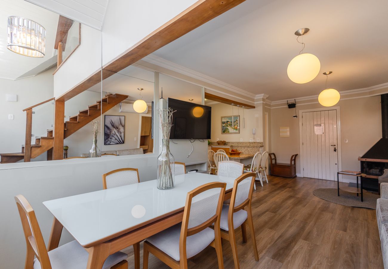 Apartamento em Gramado - Duplex 4 Suítes no Coração de Gramado