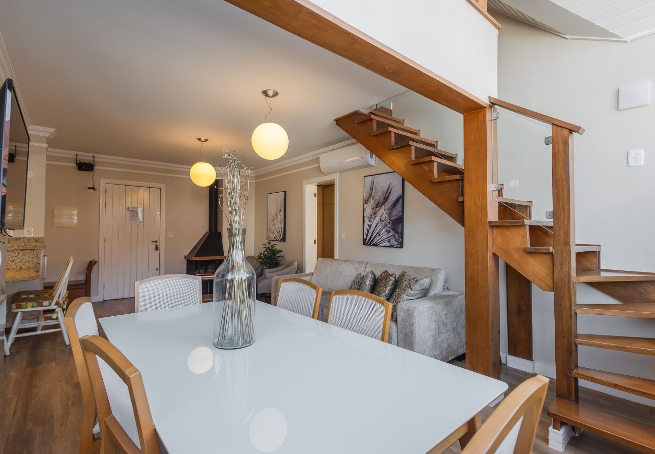 Apartamento em Gramado - Duplex 4 Suítes no Coração de Gramado