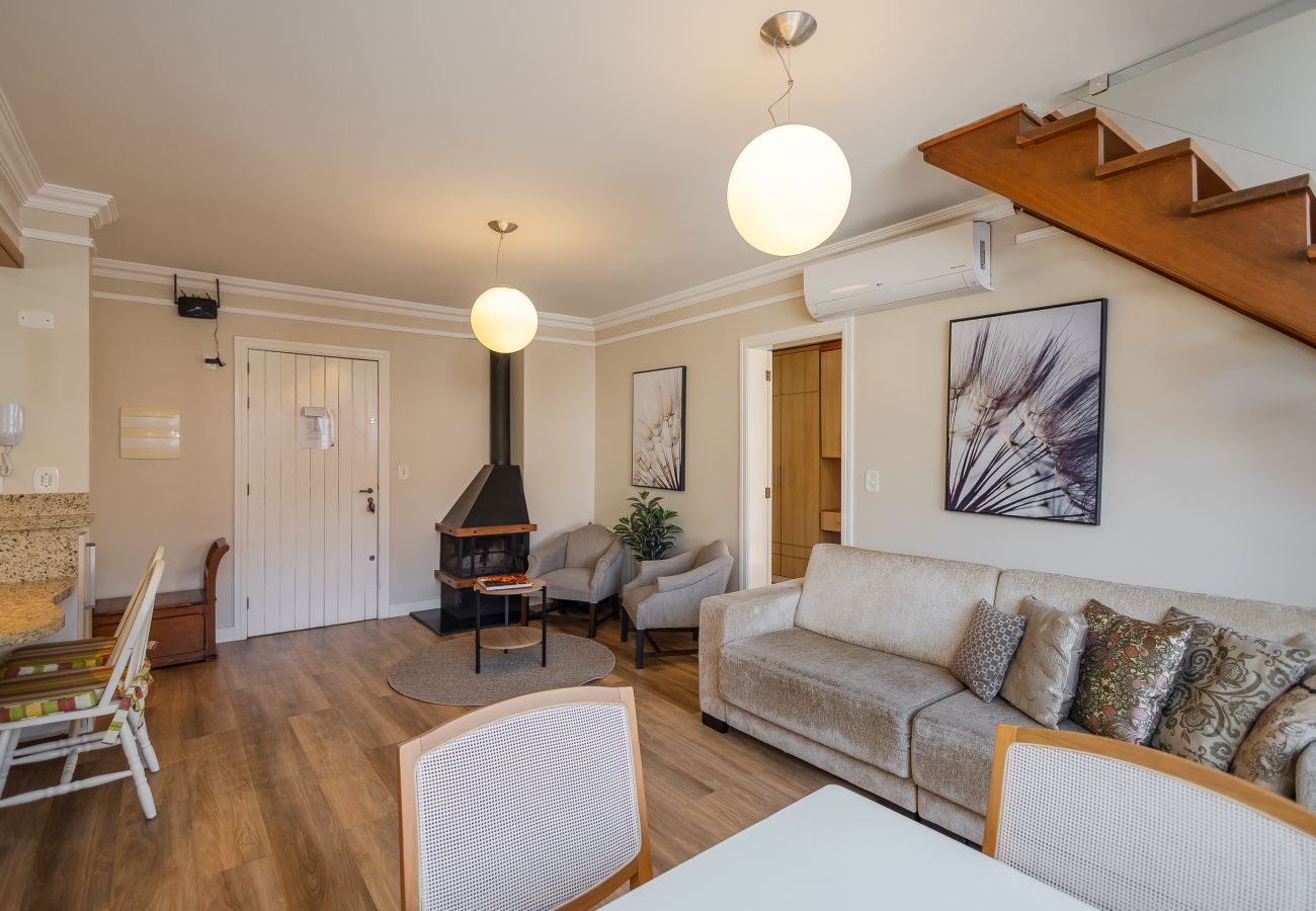 Apartamento em Gramado - Duplex 4 Suítes no Coração de Gramado