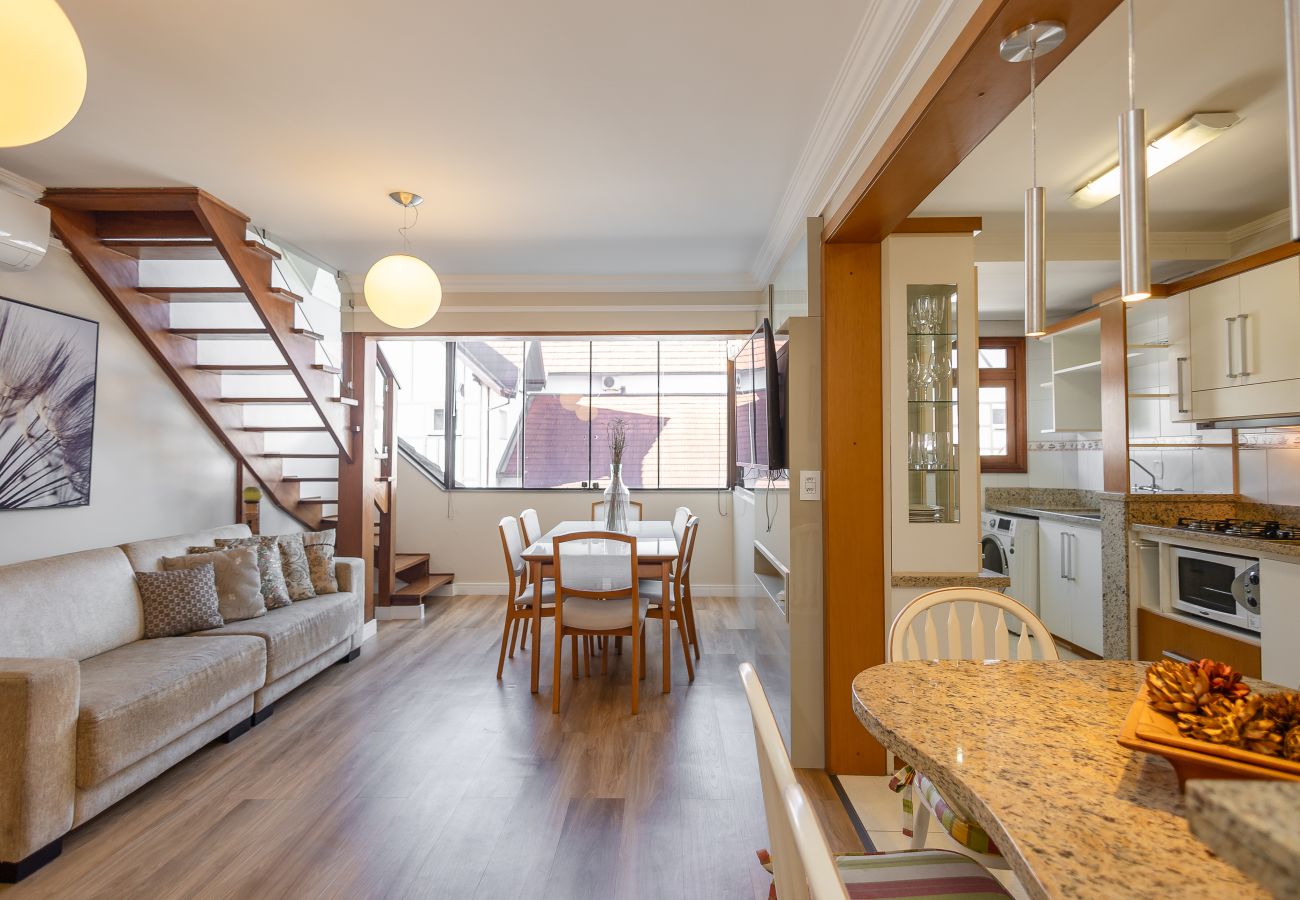 Apartamento em Gramado - Duplex 4 Suítes no Coração de Gramado