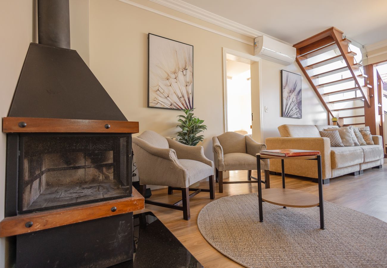 Apartamento em Gramado - Duplex 4 Suítes no Coração de Gramado