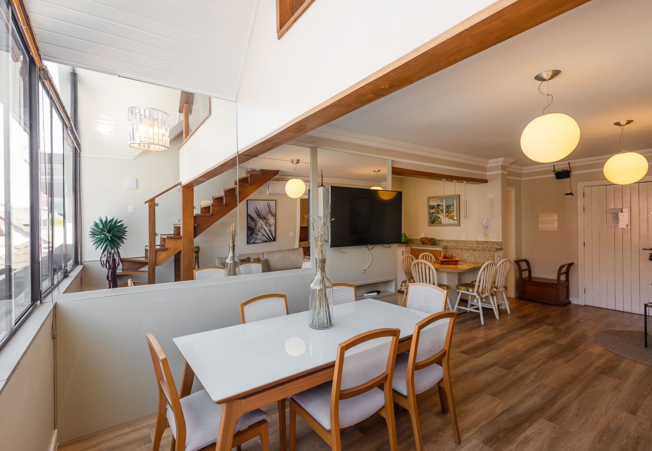 Apartamento em Gramado - Duplex 4 Suítes no Coração de Gramado