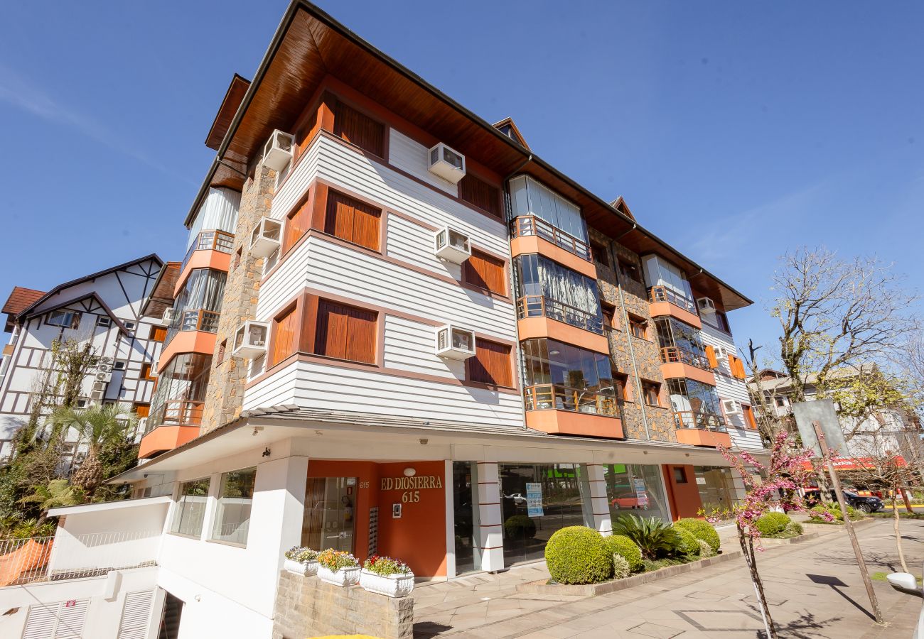 Apartamento em Gramado - Duplex 4 Suítes no Coração de Gramado