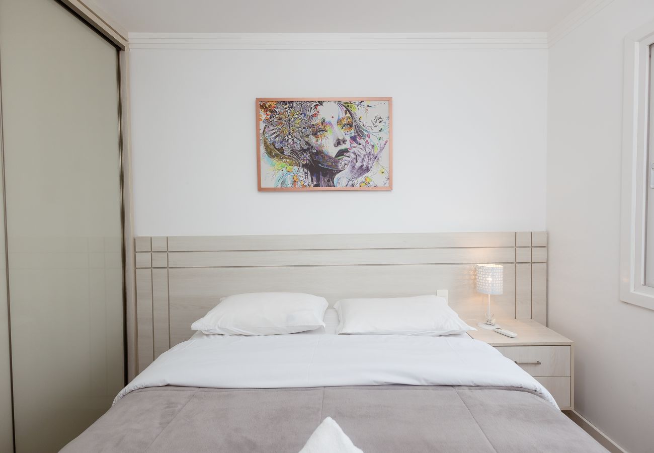 Apartamento em Gramado - Apto moderno 2 suítes a 100m da R Coberta!