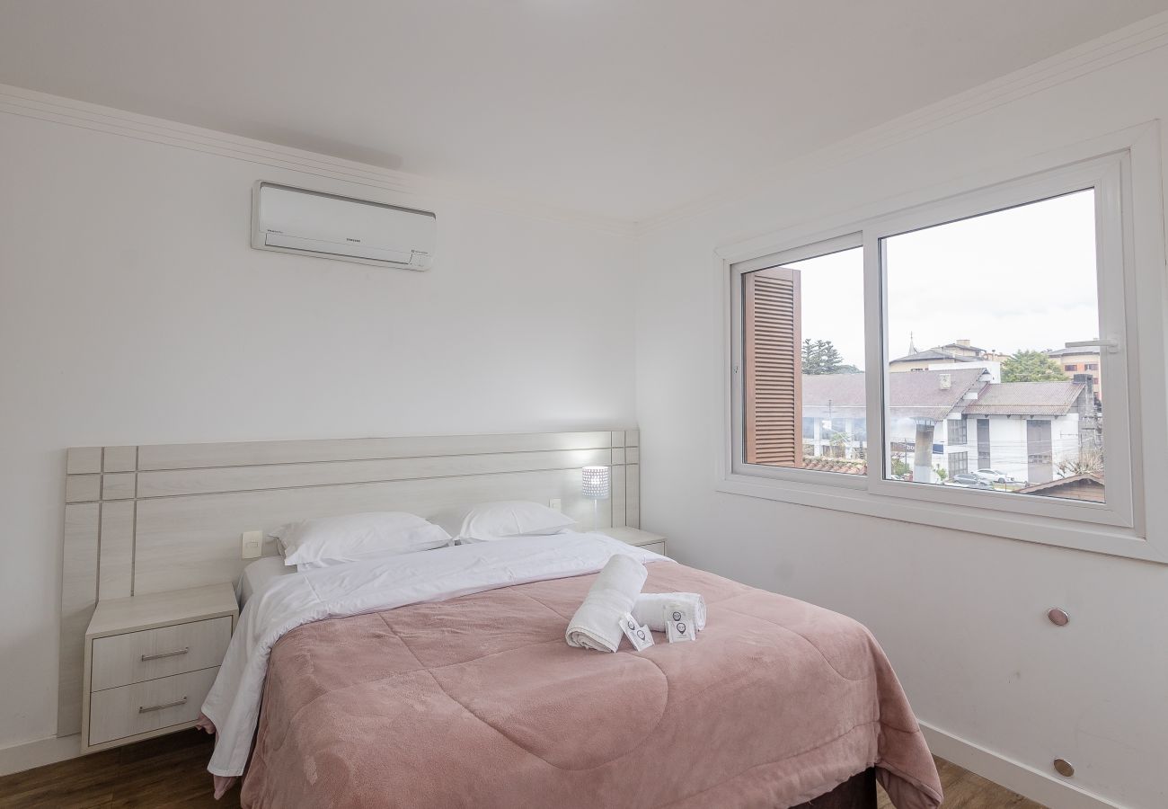 Apartamento em Gramado - Apto moderno 2 suítes a 100m da R Coberta!