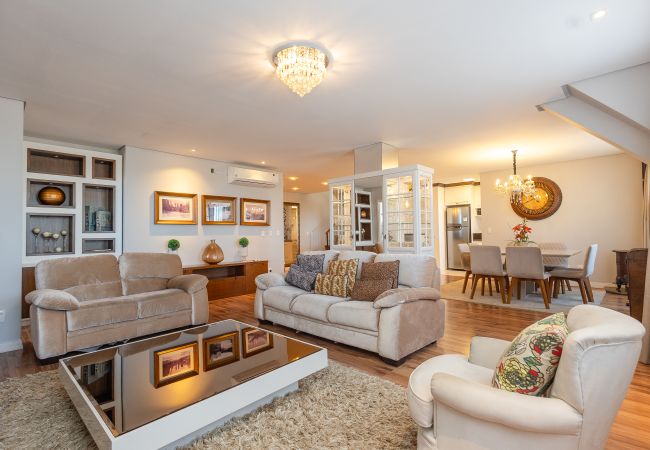 Apartamento em Gramado - 5 quartos (3 suítes) a 400m da R Coberta!