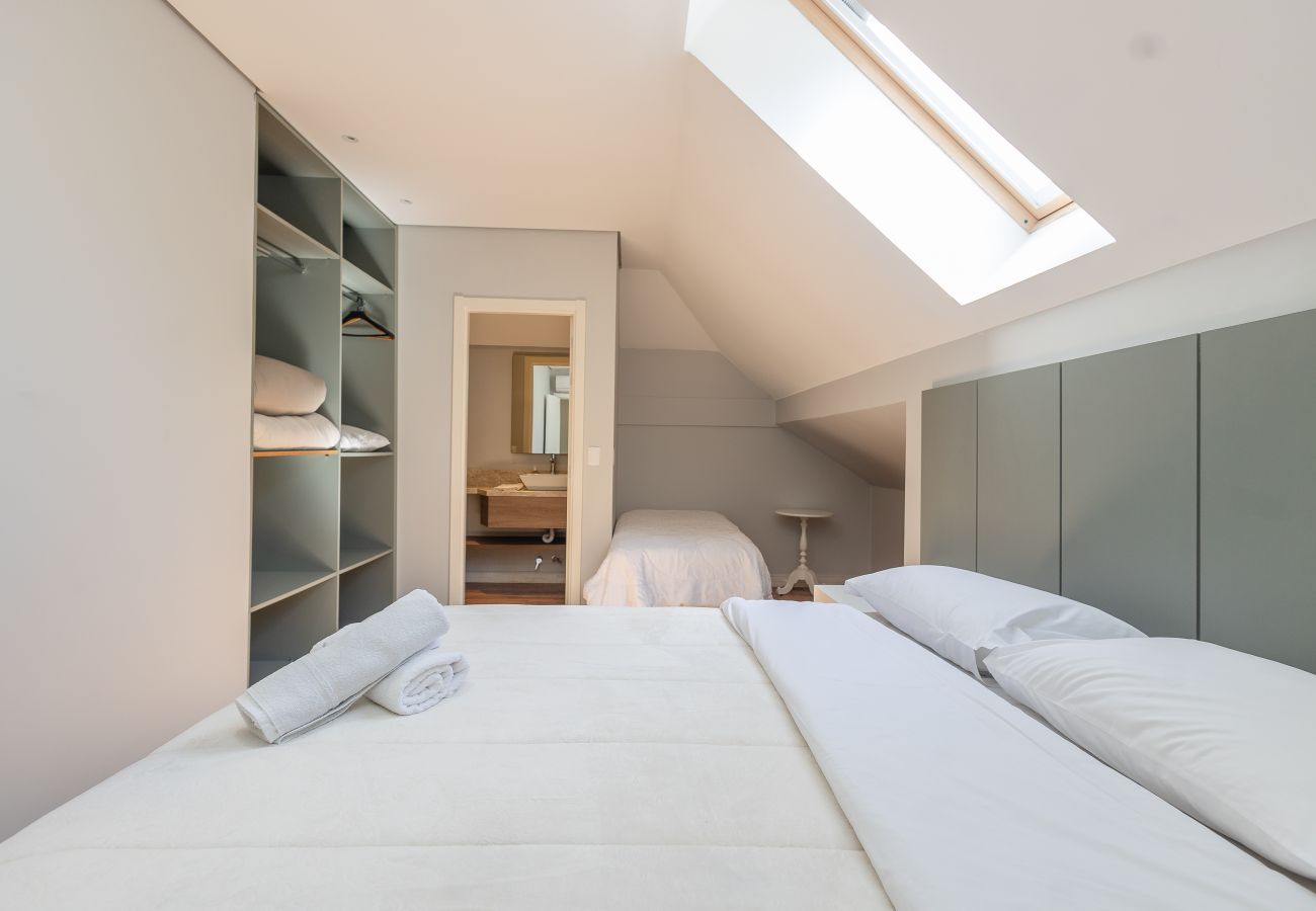 Apartamento em Gramado - 5 quartos (3 suítes) a 400m da R Coberta!