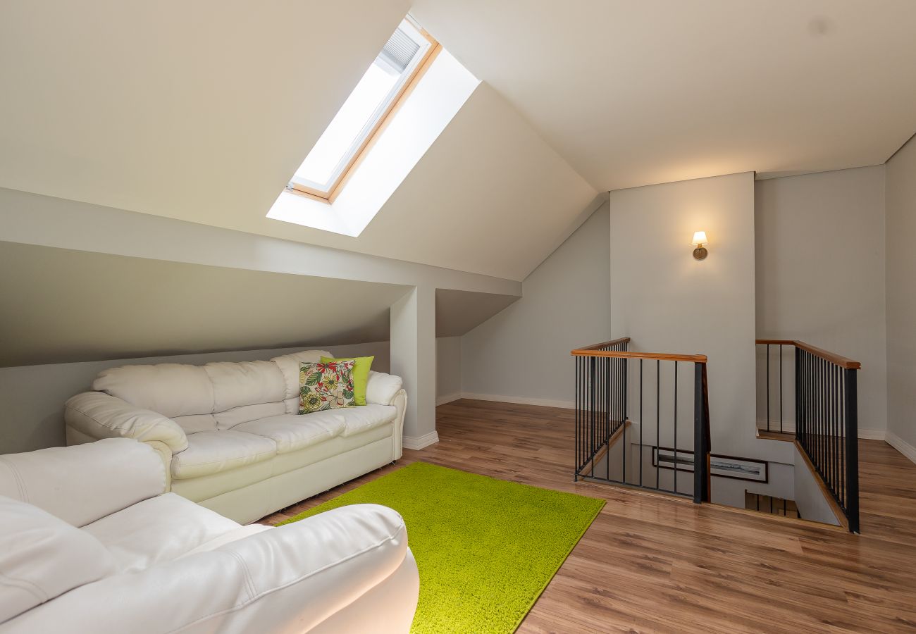 Apartamento em Gramado - 5 quartos (3 suítes) a 400m da R Coberta!