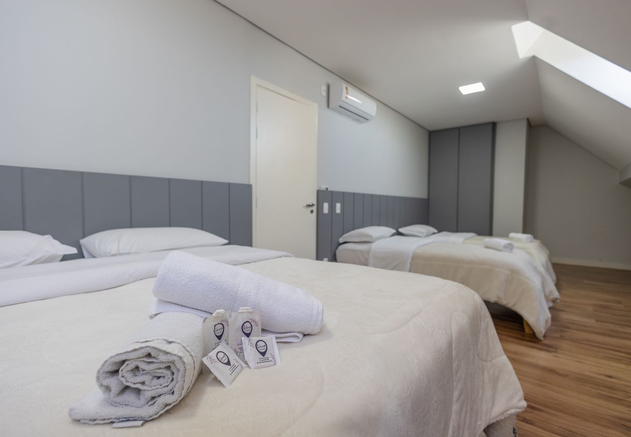 Apartamento em Gramado - 5 quartos (3 suítes) a 400m da R Coberta!