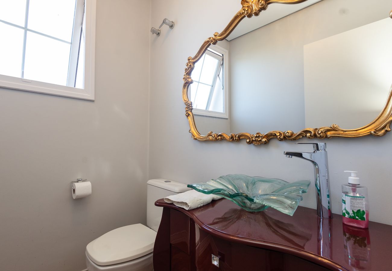 Apartamento em Gramado - 5 quartos (3 suítes) a 400m da R Coberta!