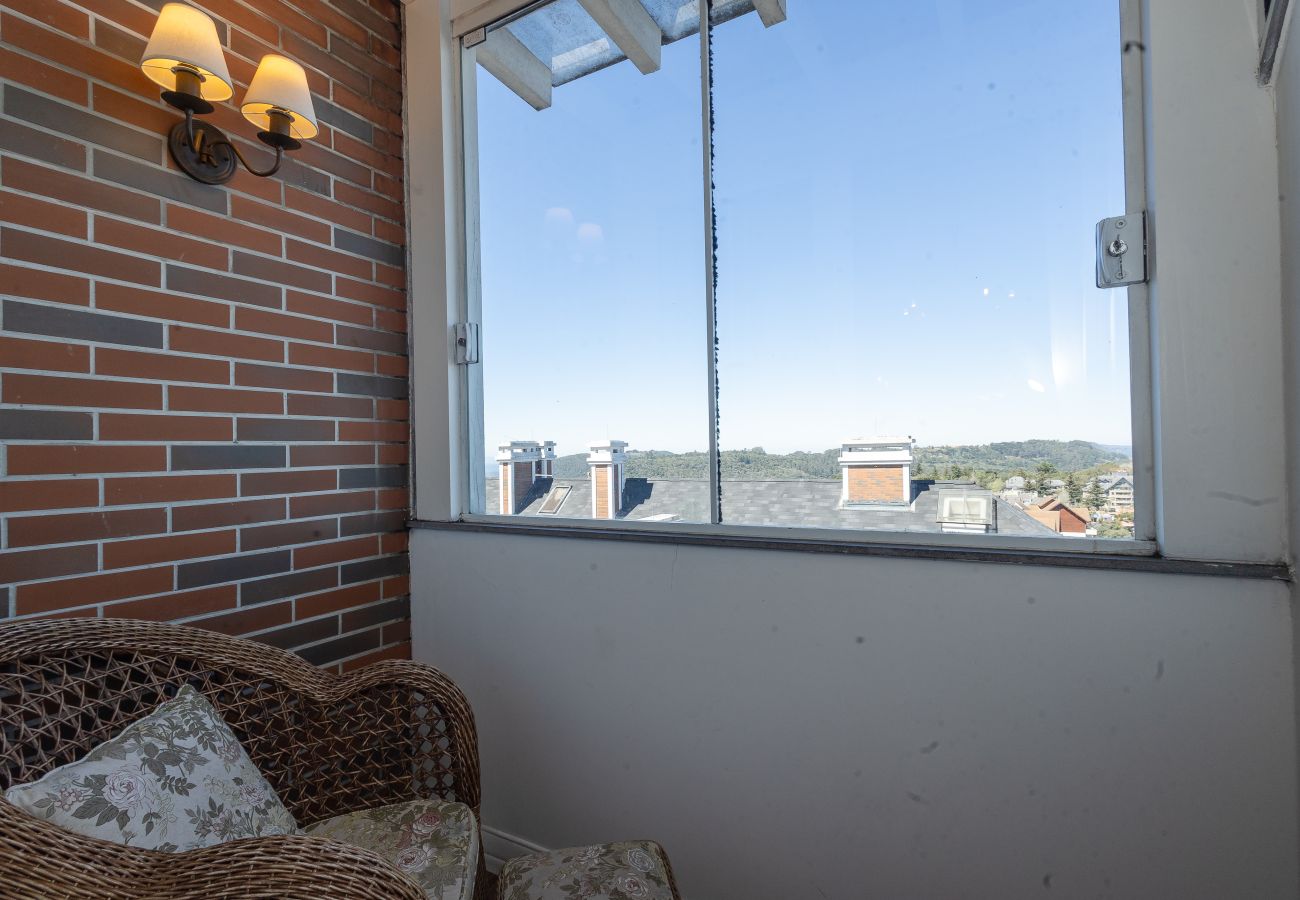 Apartamento em Gramado - 5 quartos (3 suítes) a 400m da R Coberta!