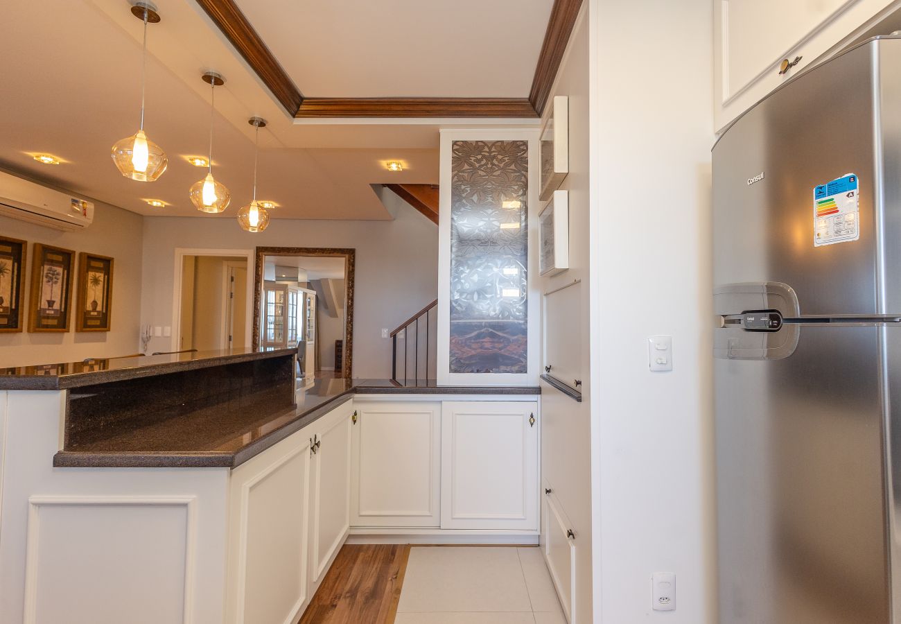 Apartamento em Gramado - 5 quartos (3 suítes) a 400m da R Coberta!