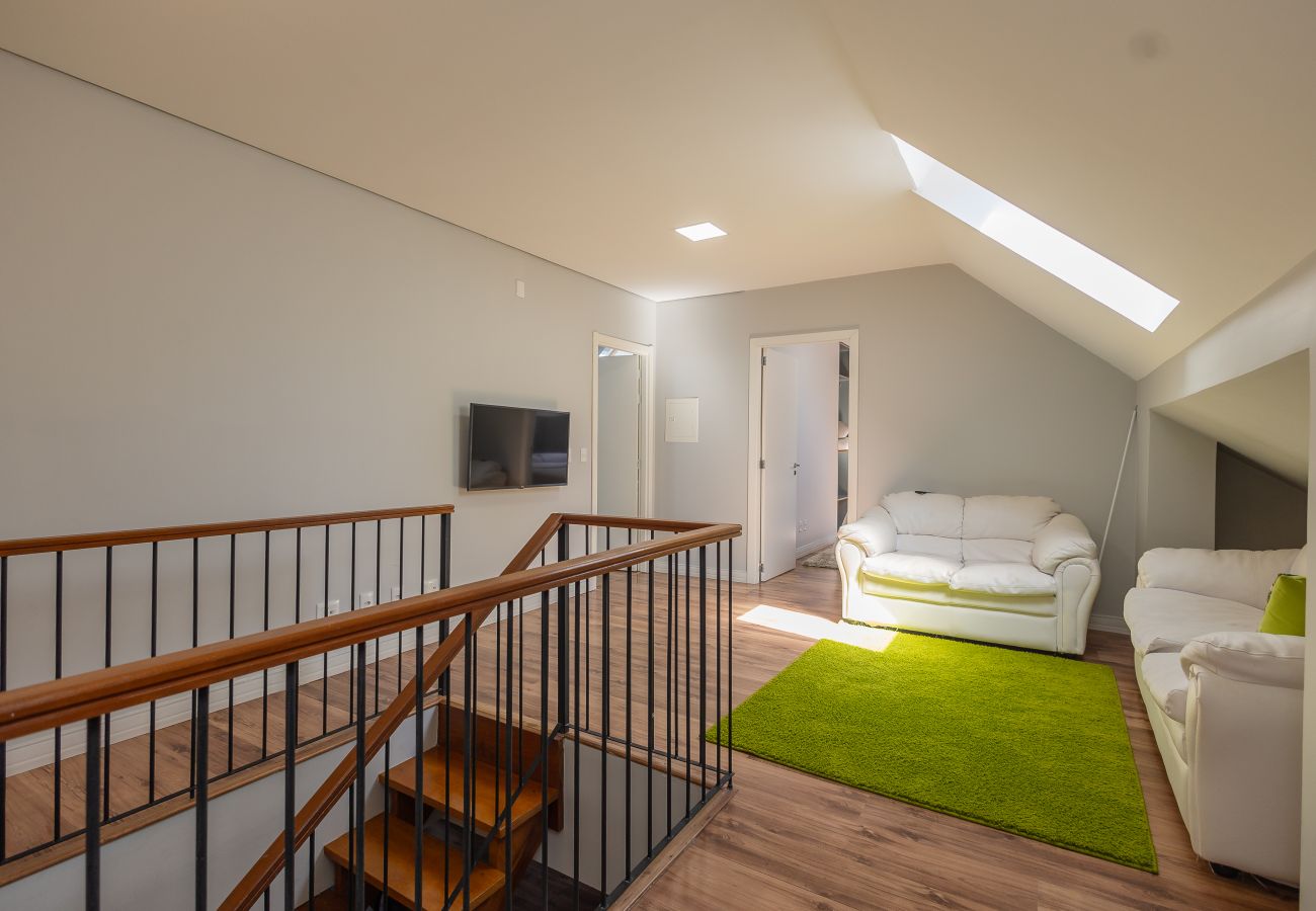 Apartamento em Gramado - 5 quartos (3 suítes) a 400m da R Coberta!