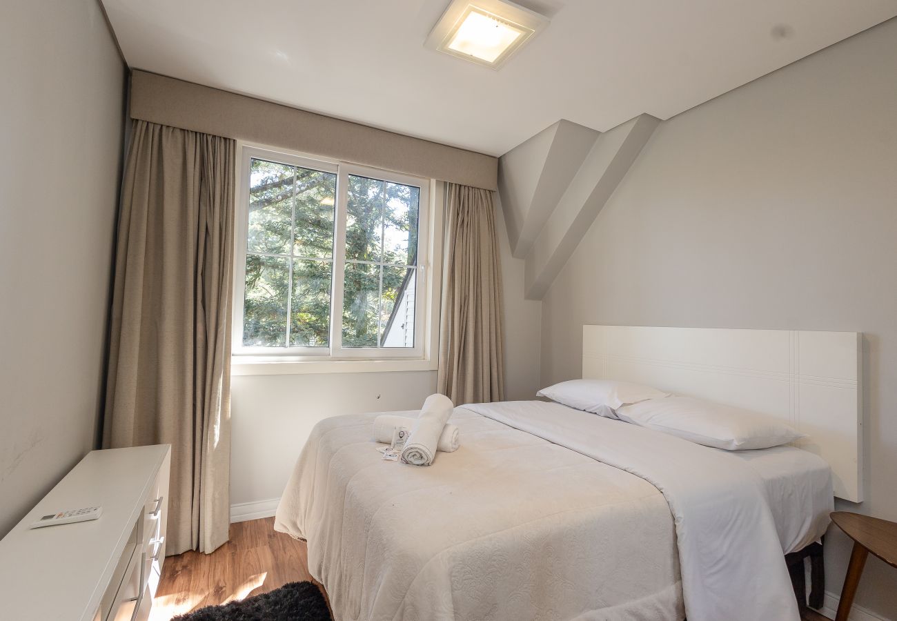 Apartamento em Gramado - 5 quartos (3 suítes) a 400m da R Coberta!