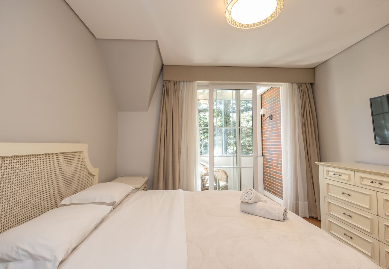 Apartamento em Gramado - 5 quartos (3 suítes) a 400m da R Coberta!