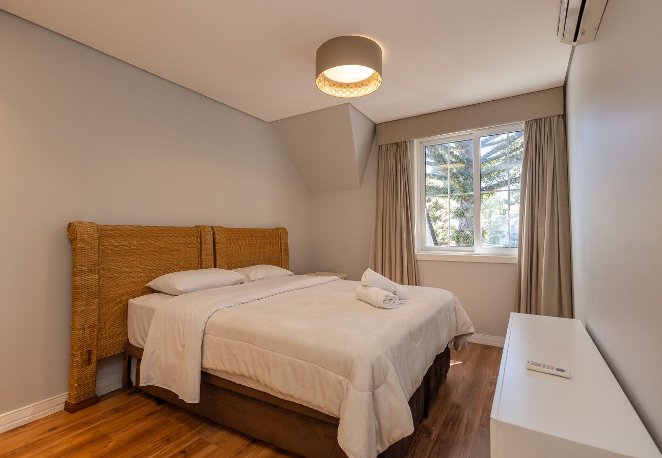 Apartamento em Gramado - 5 quartos (3 suítes) a 400m da R Coberta!