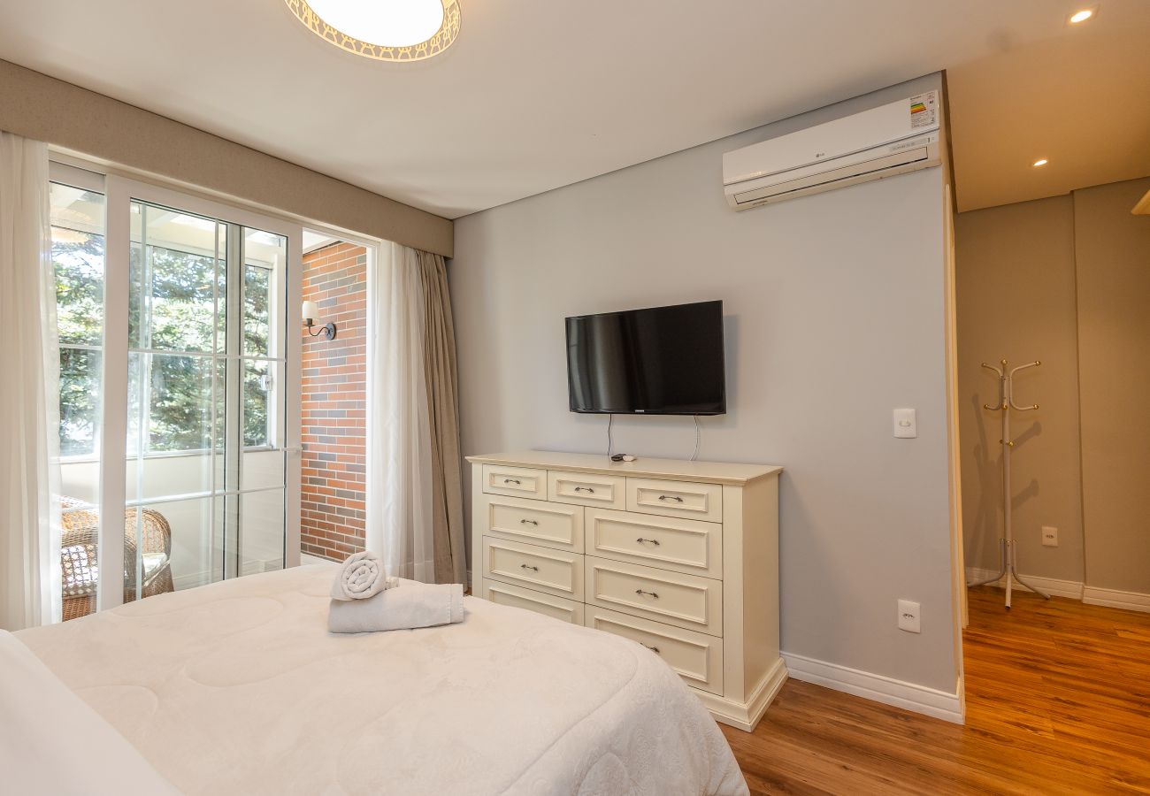 Apartamento em Gramado - 5 quartos (3 suítes) a 400m da R Coberta!