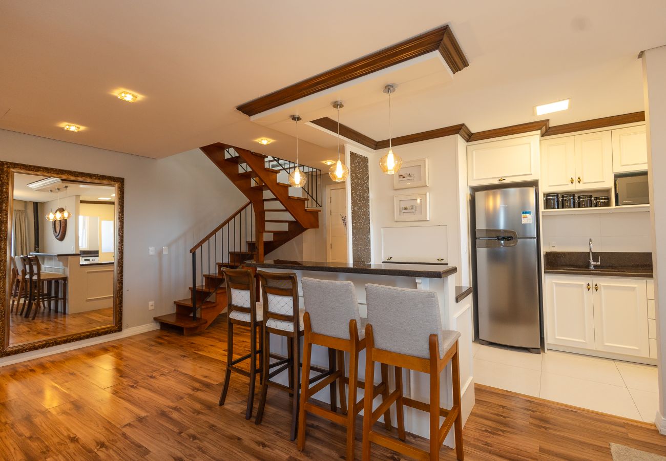 Apartamento em Gramado - 5 quartos (3 suítes) a 400m da R Coberta!