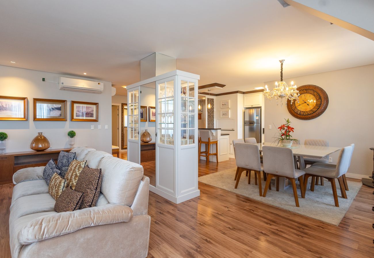 Apartamento em Gramado - 5 quartos (3 suítes) a 400m da R Coberta!