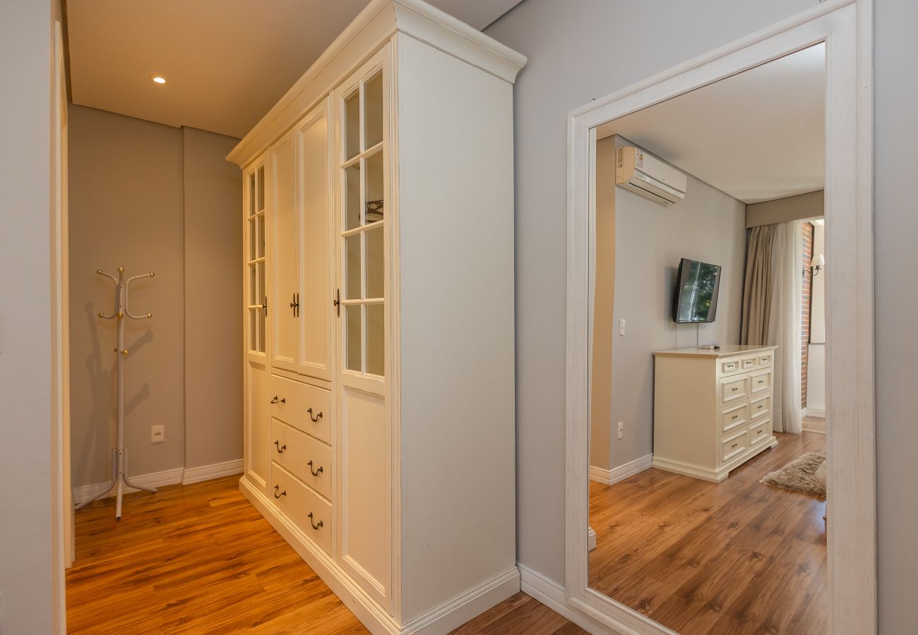 Apartamento em Gramado - 5 quartos (3 suítes) a 400m da R Coberta!