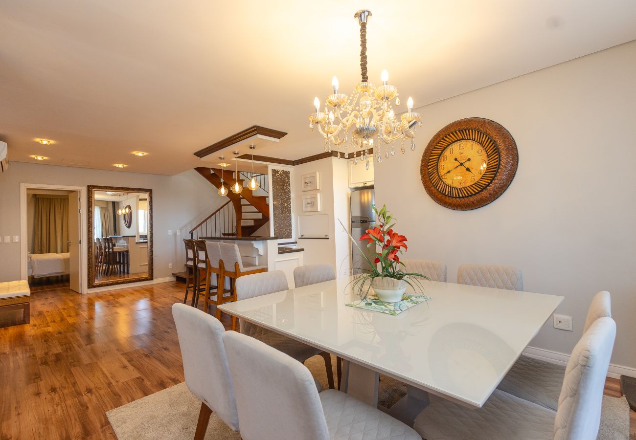 Apartamento em Gramado - 5 quartos (3 suítes) a 400m da R Coberta!