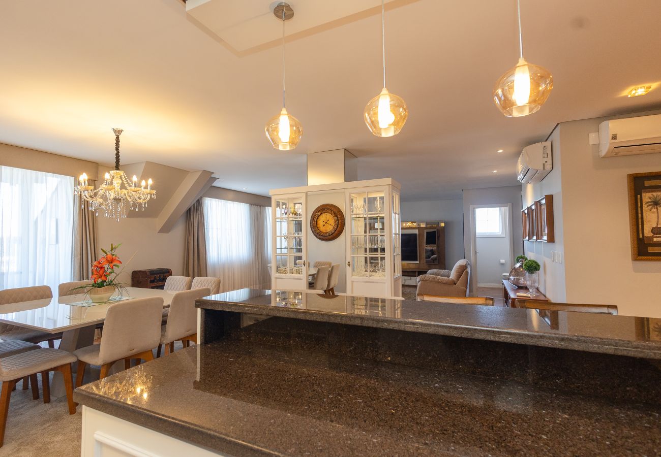 Apartamento em Gramado - 5 quartos (3 suítes) a 400m da R Coberta!