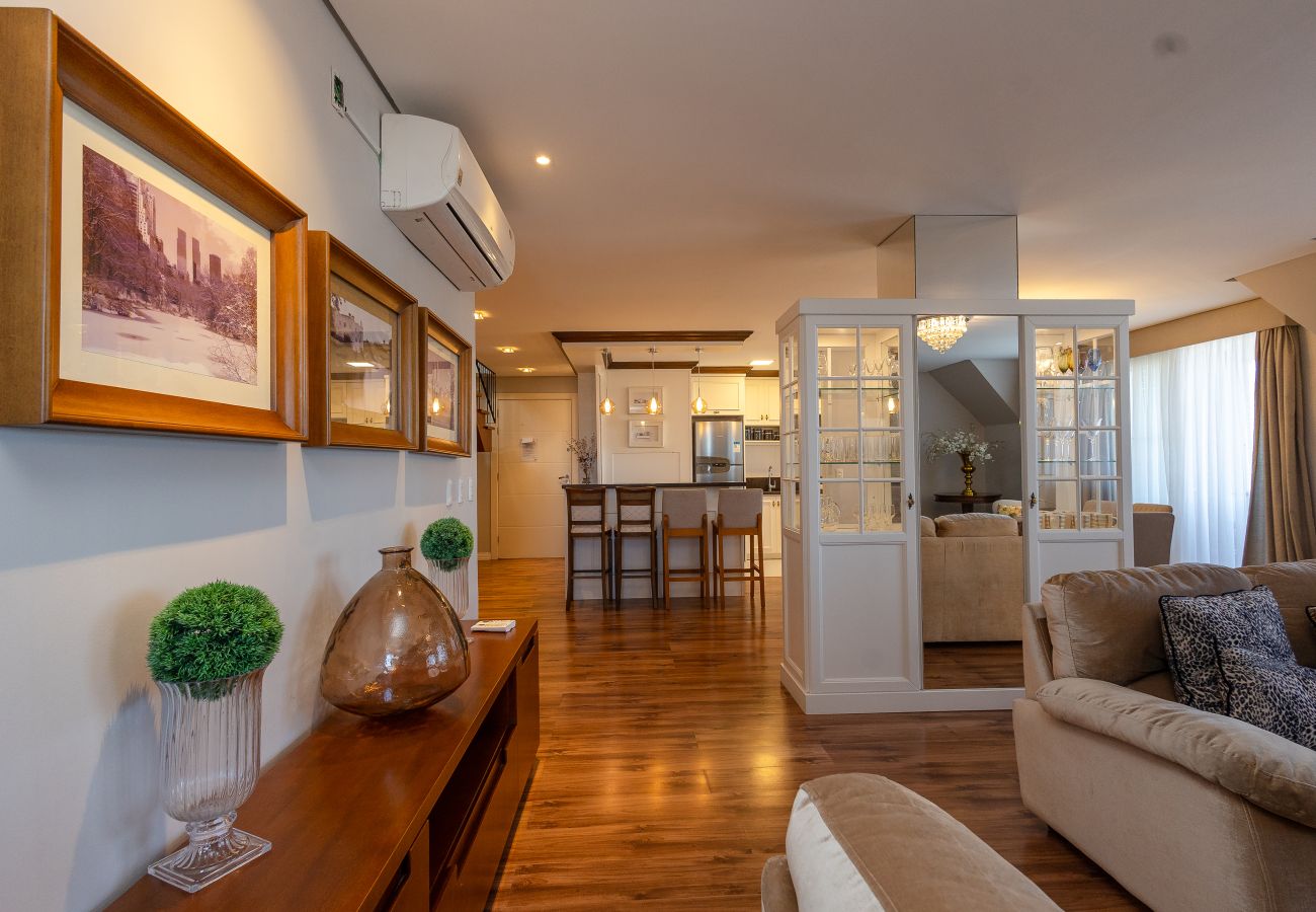 Apartamento em Gramado - 5 quartos (3 suítes) a 400m da R Coberta!