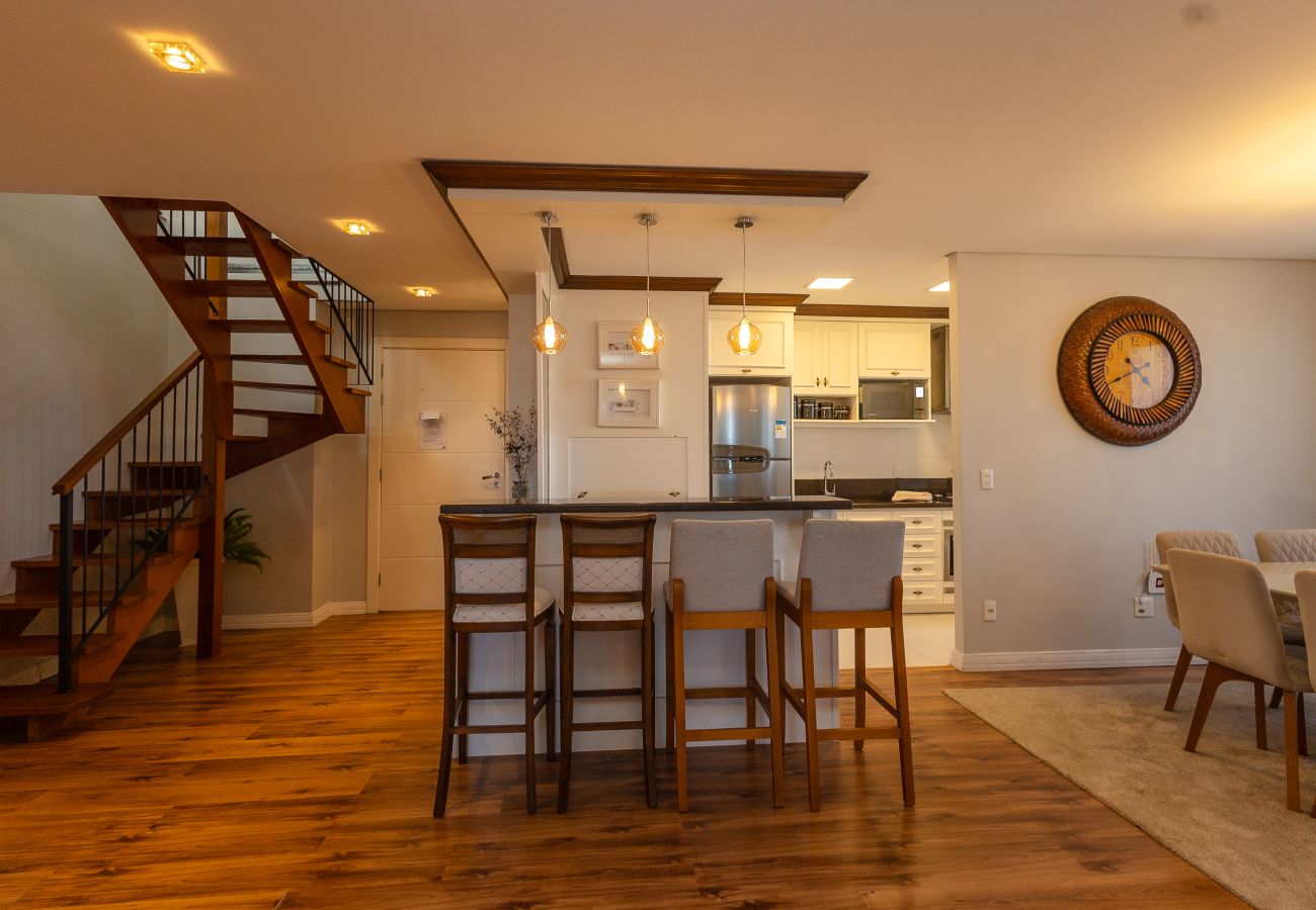 Apartamento em Gramado - 5 quartos (3 suítes) a 400m da R Coberta!