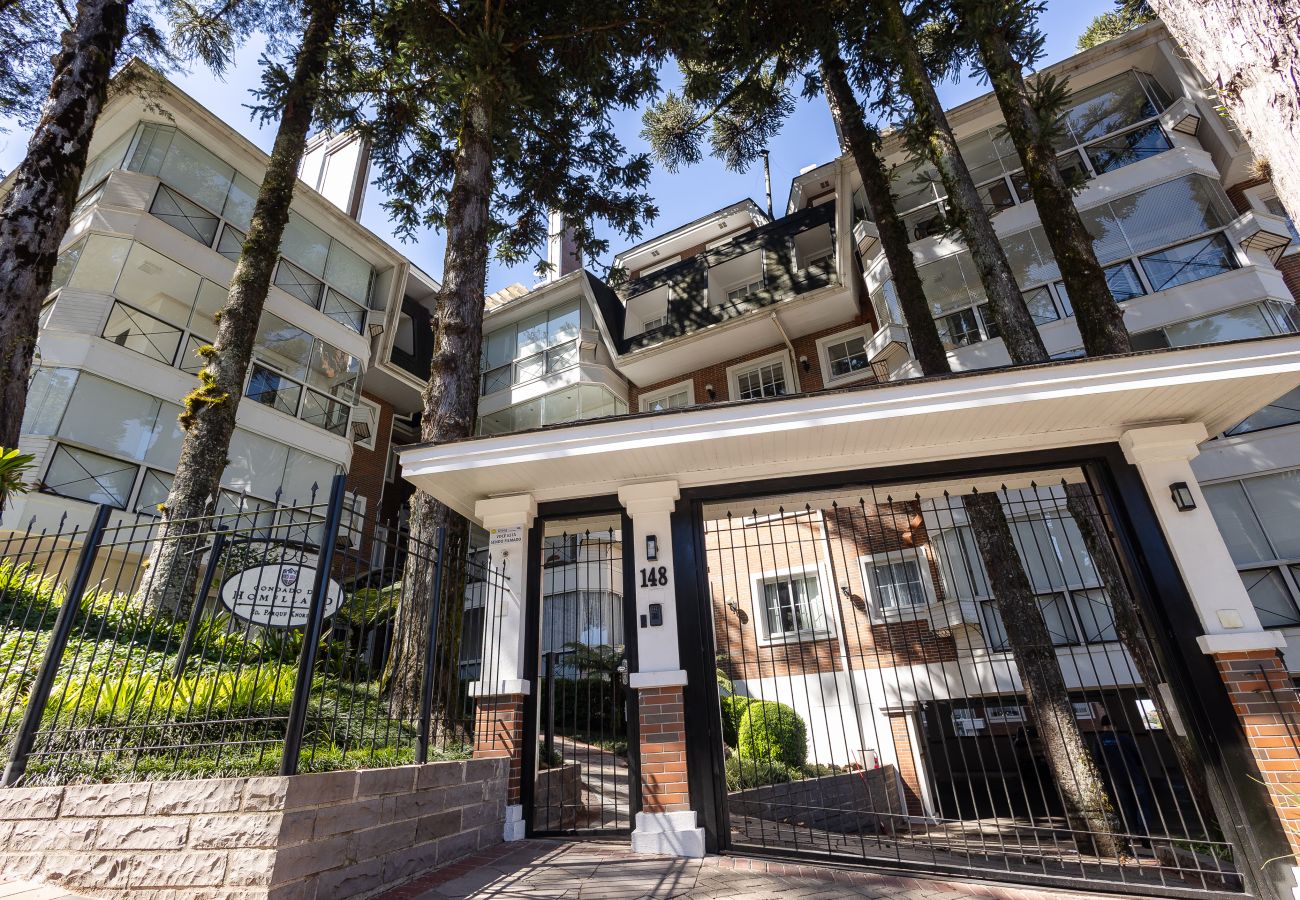 Apartamento em Gramado - 5 quartos (3 suítes) a 400m da R Coberta!