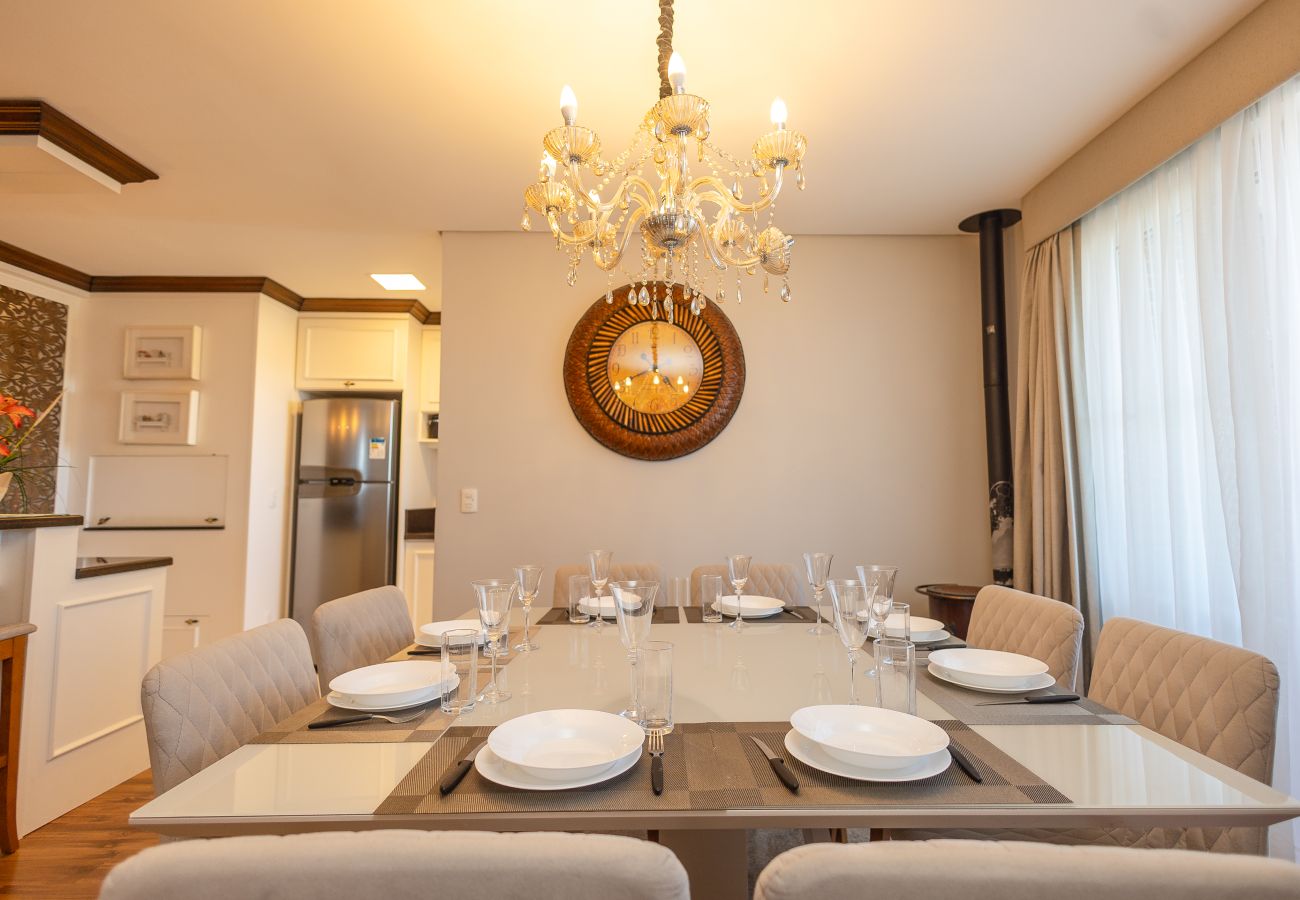 Apartamento em Gramado - 5 quartos (3 suítes) a 400m da R Coberta!