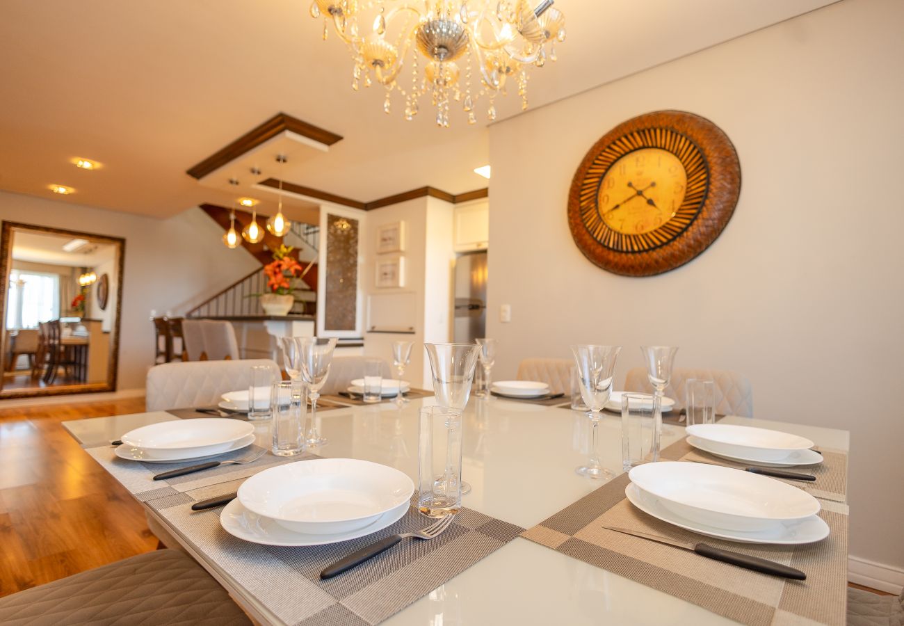 Apartamento em Gramado - 5 quartos (3 suítes) a 400m da R Coberta!