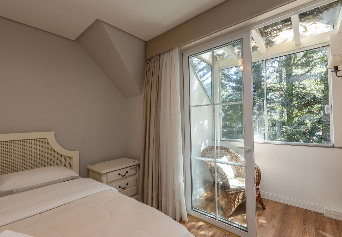 Apartamento em Gramado - 5 quartos (3 suítes) a 400m da R Coberta!