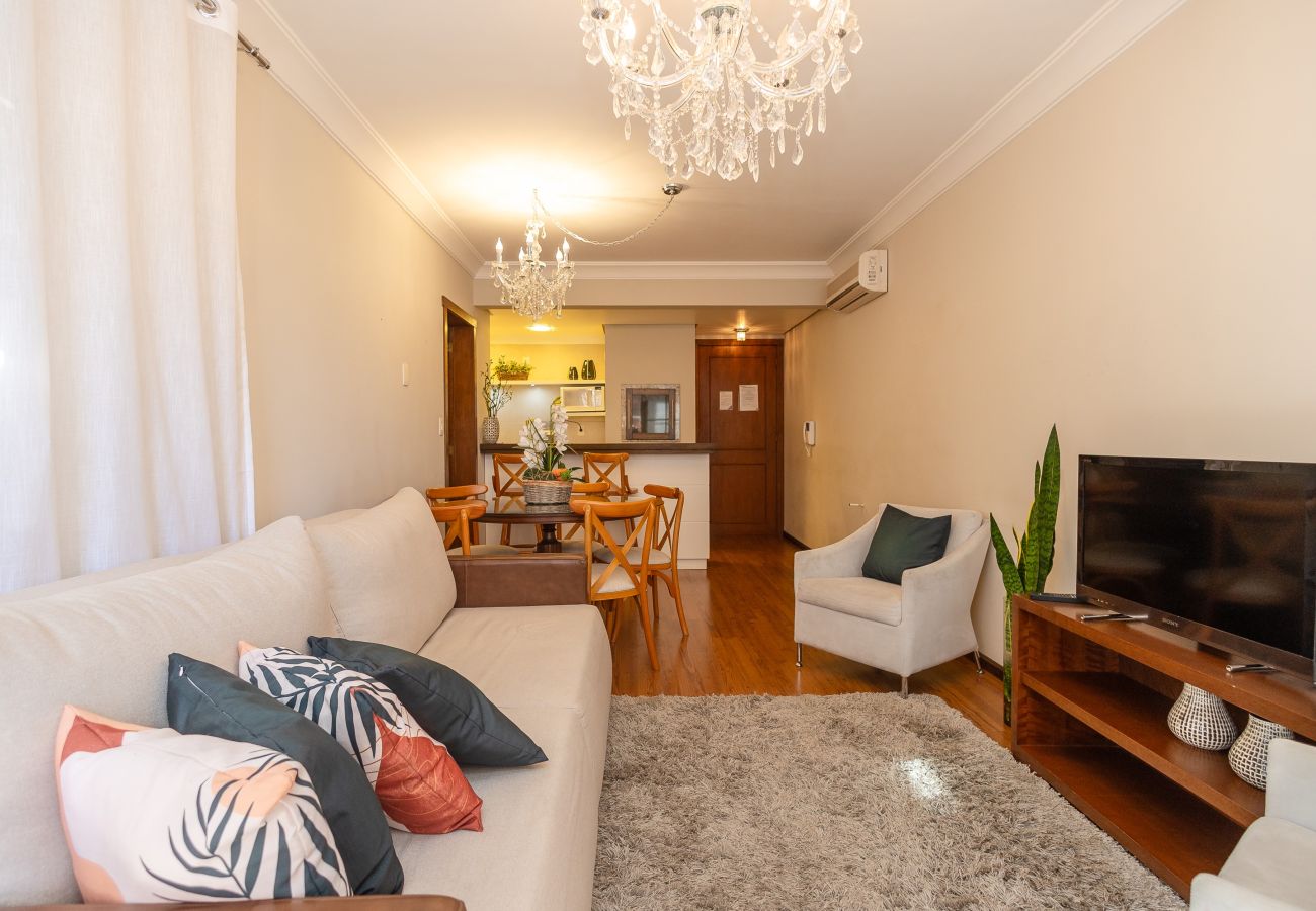 Apartamento em Gramado - 2D (c suíte) a 300 m de R Coberta.