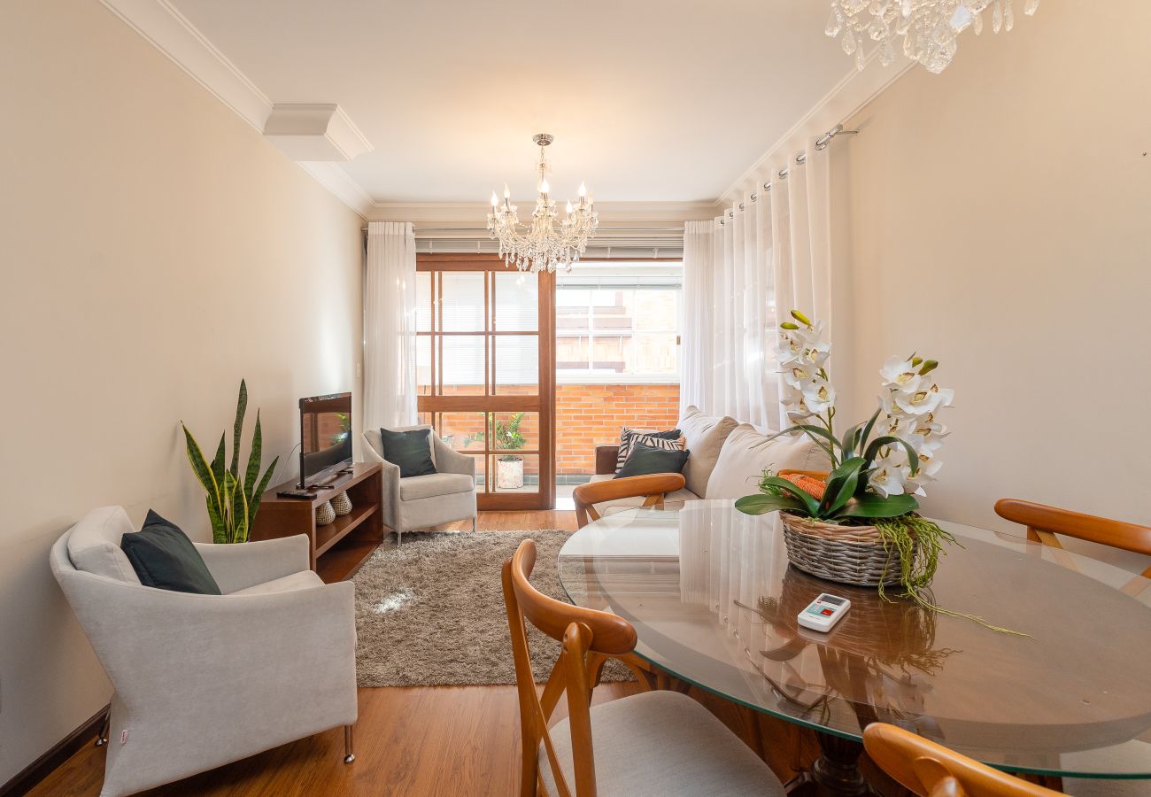 Apartamento em Gramado - 2D (c suíte) a 300 m de R Coberta.